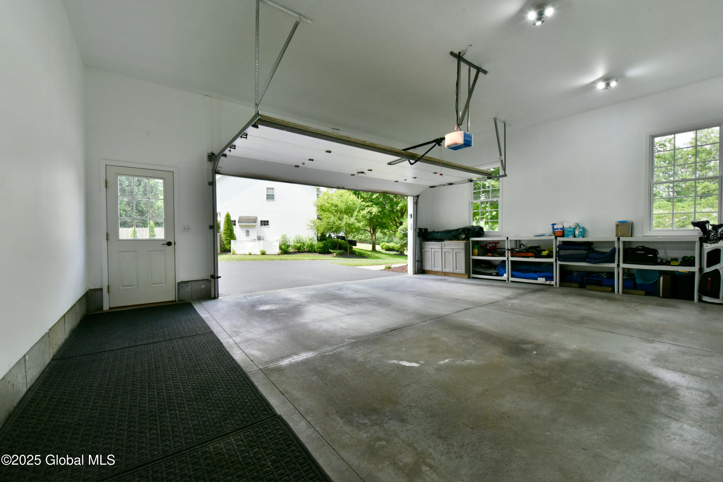 43 Leonardo Drive