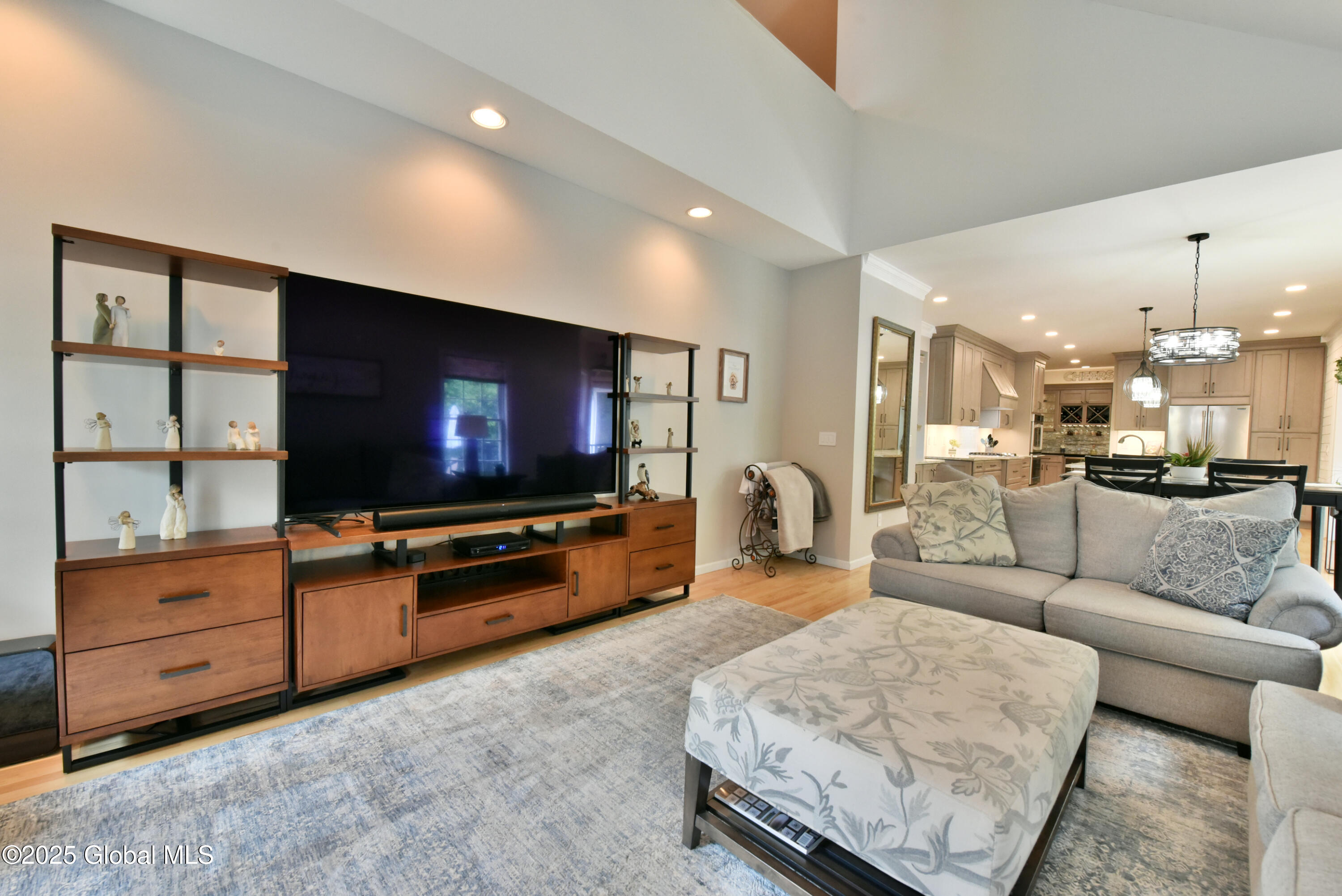 43 Leonardo Drive