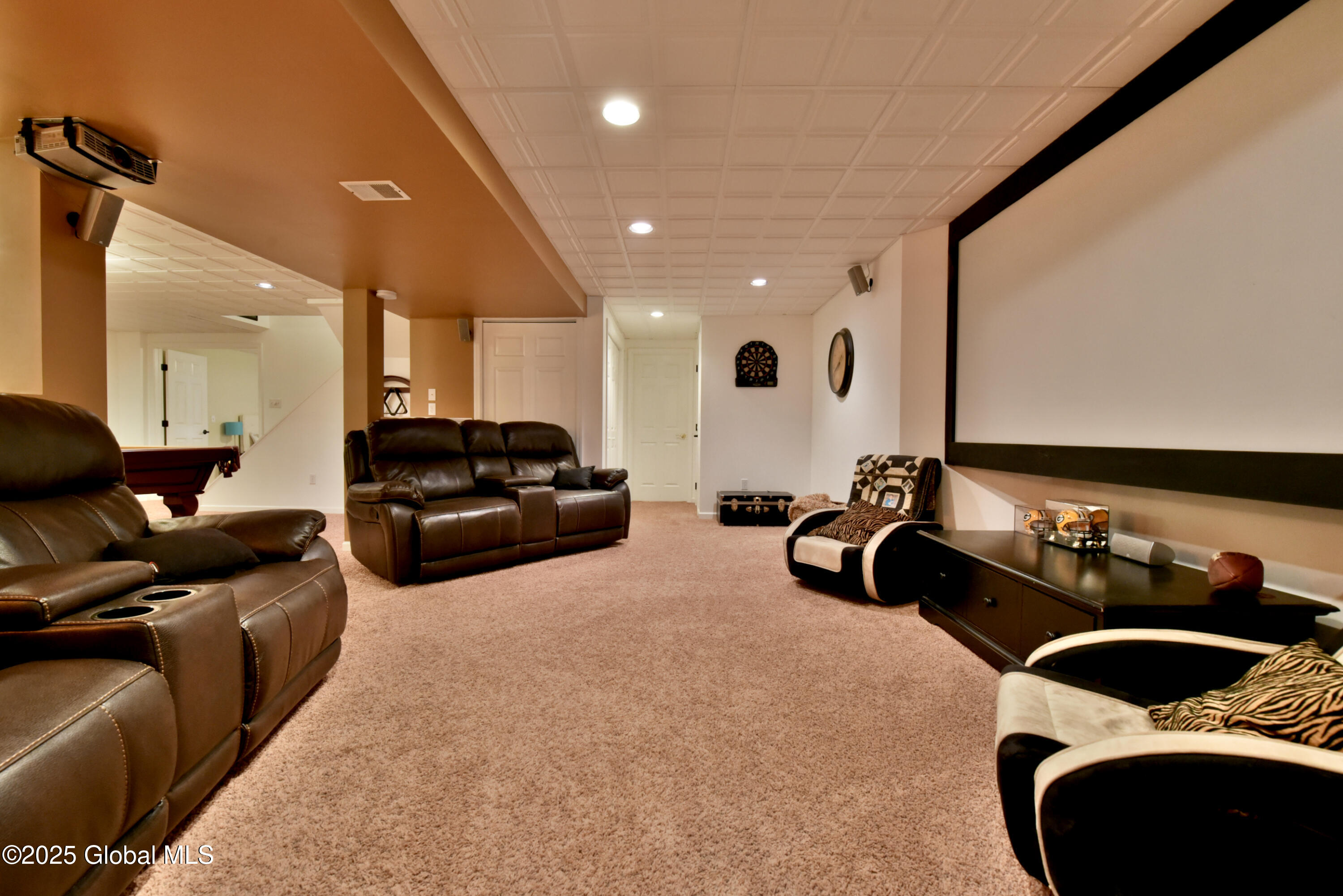 43 Leonardo Drive