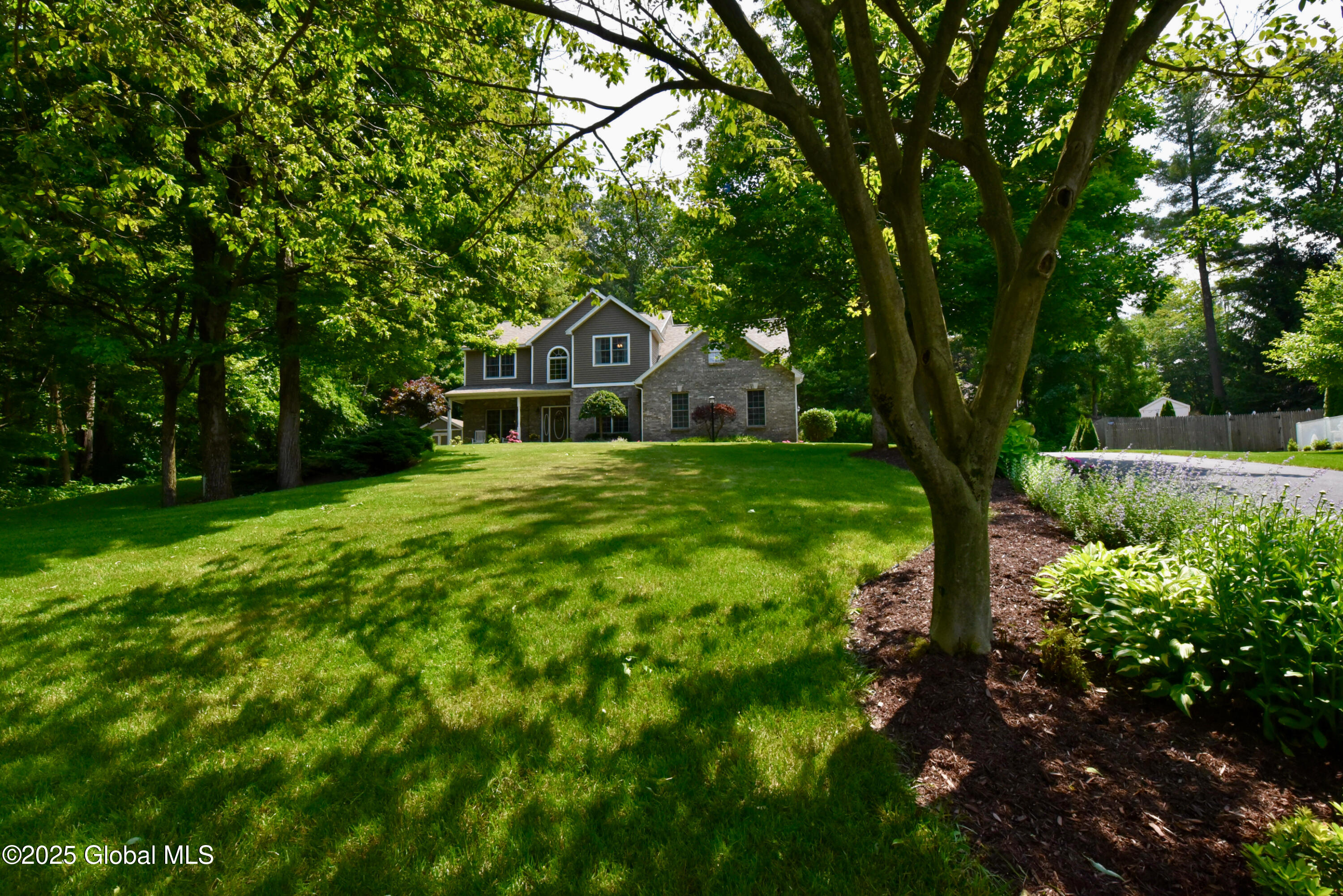 43 Leonardo Drive