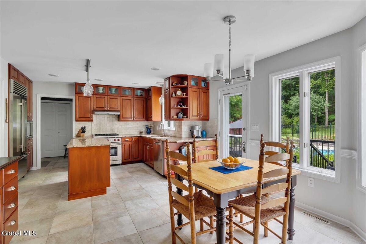 2124 Scotch Ridge Road