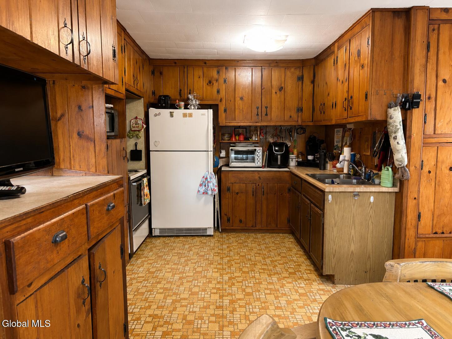 352 Hansen Road