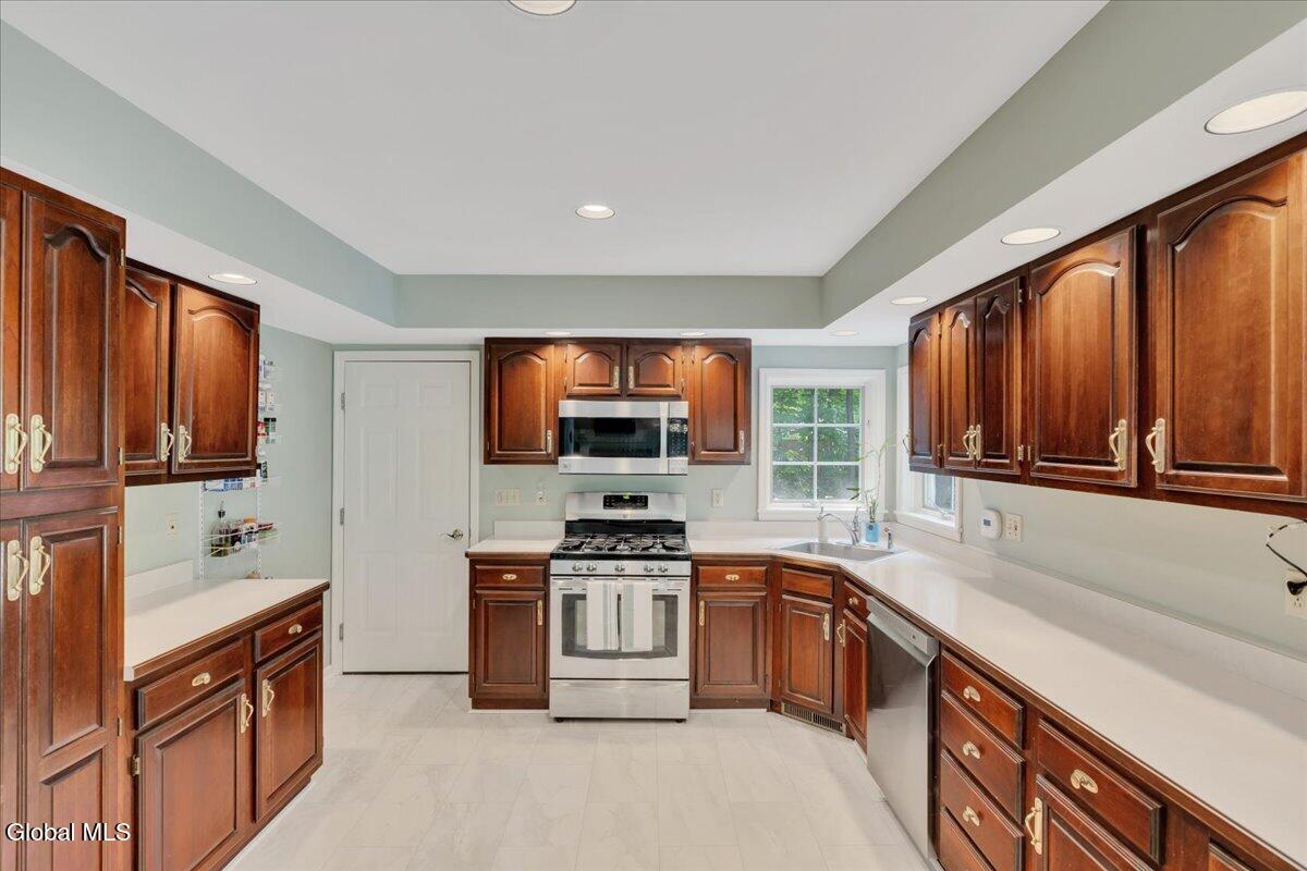 33 Longkill Road