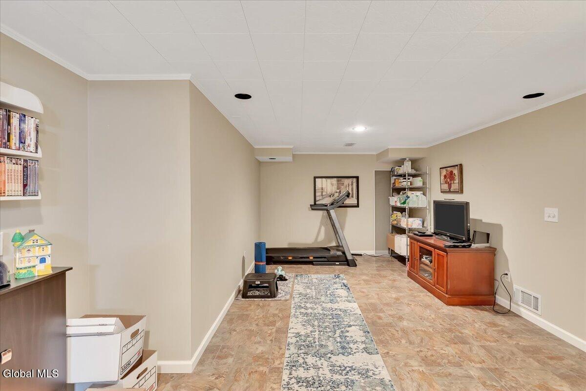33 Longkill Road