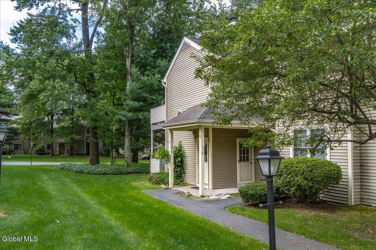 218 Monmouth Way