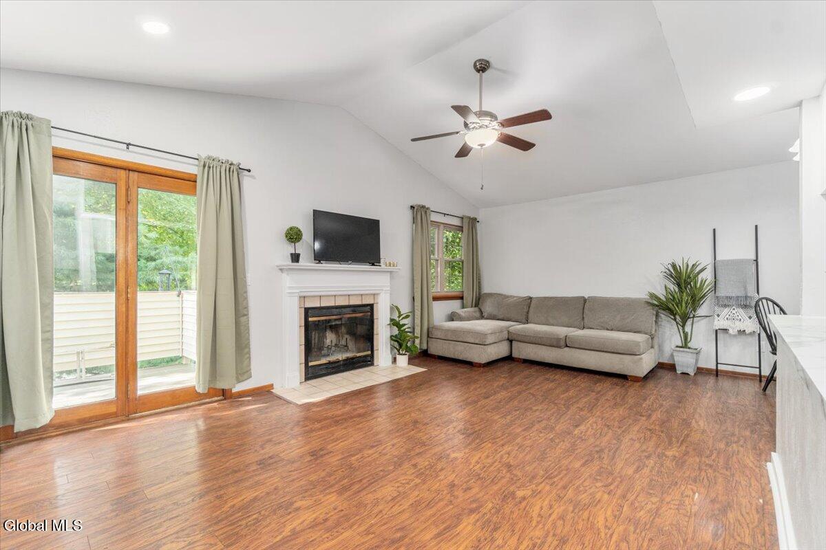 218 Monmouth Way