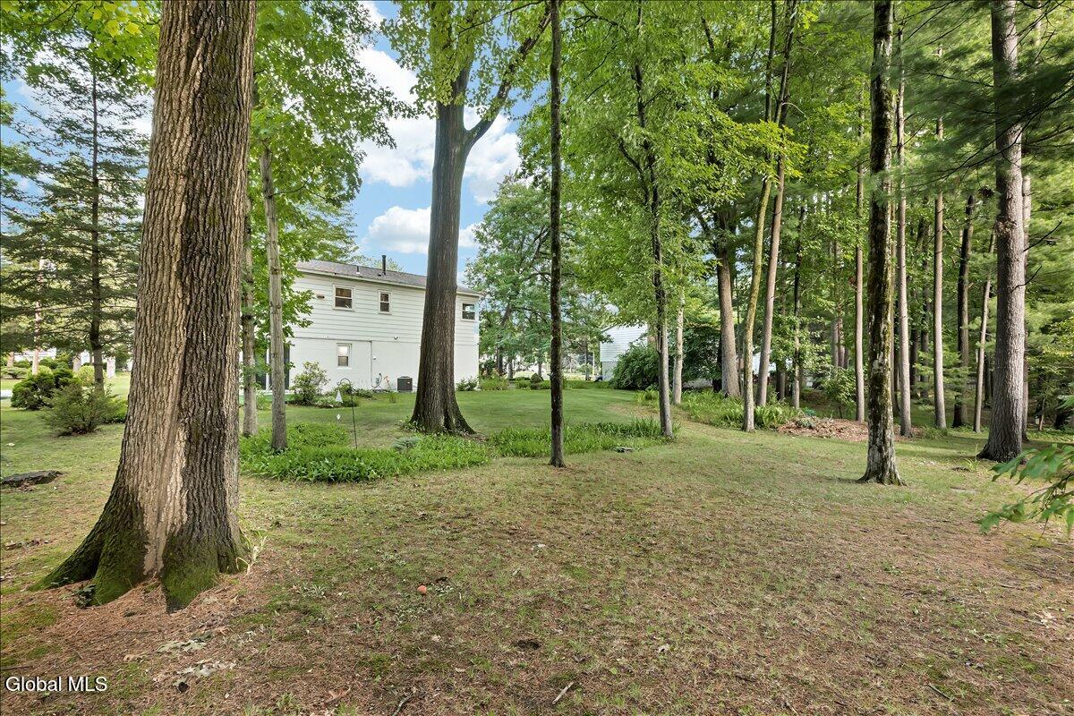 40 Oakwood Boulevard