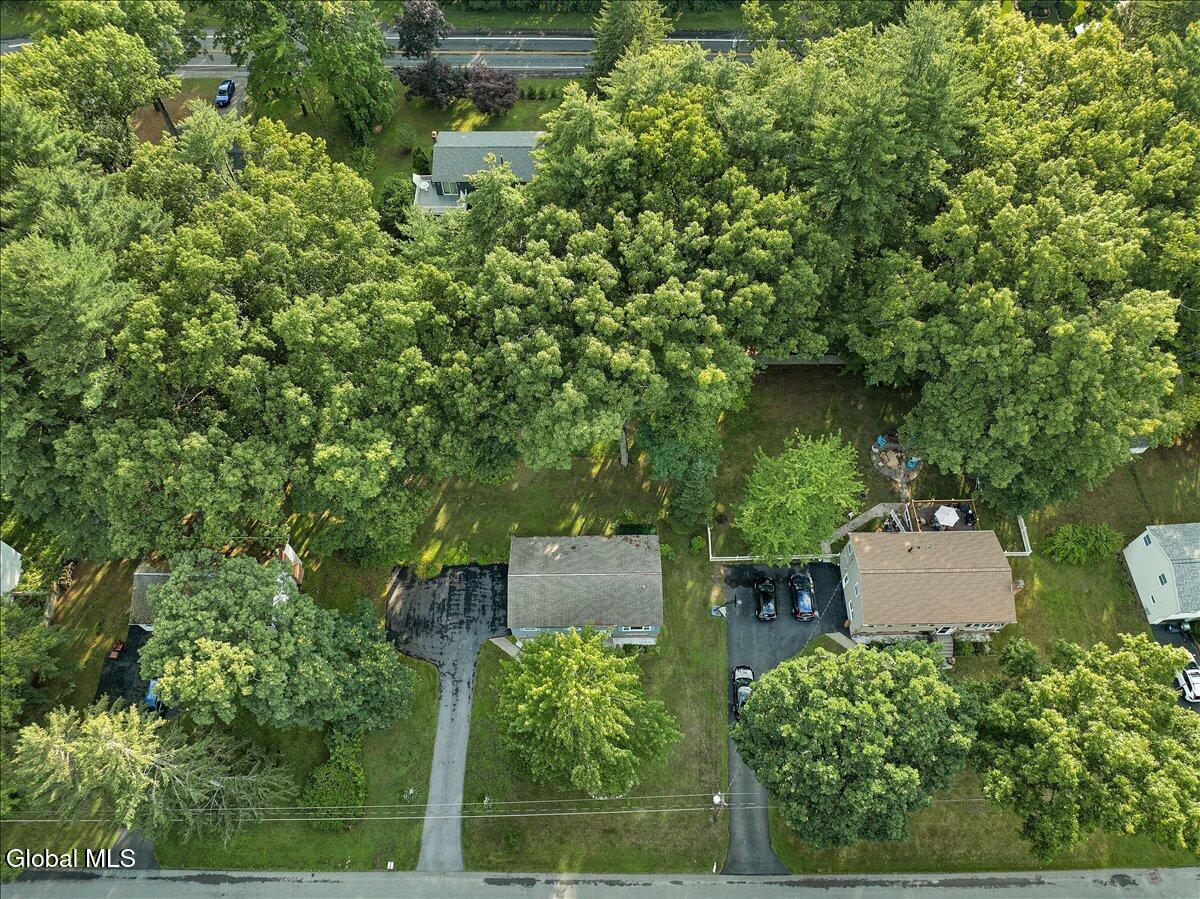 40 Oakwood Boulevard