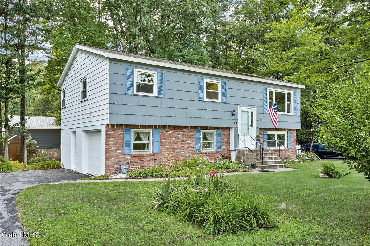 40 Oakwood Boulevard
