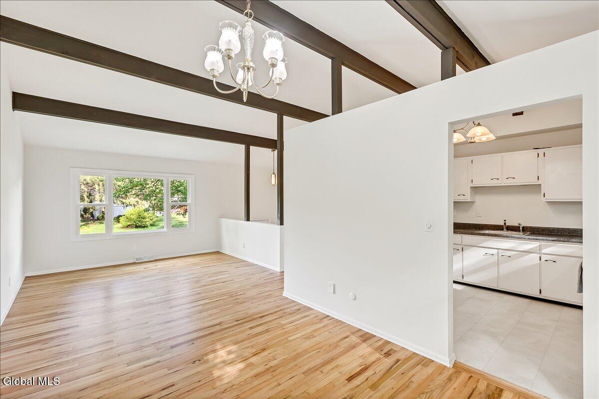 40 Oakwood Boulevard