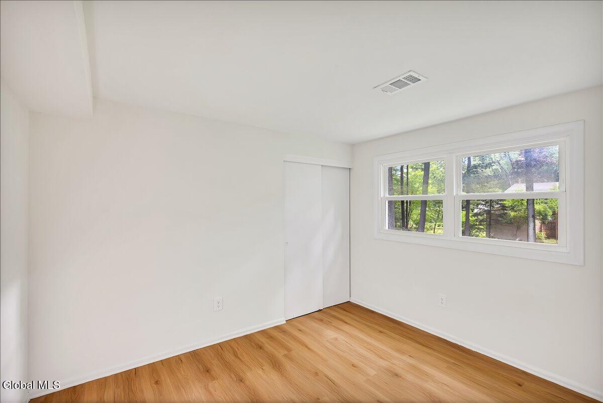 40 Oakwood Boulevard
