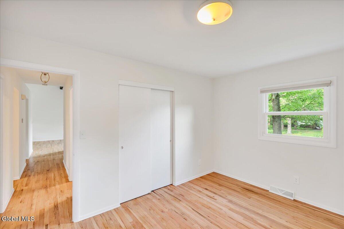 40 Oakwood Boulevard