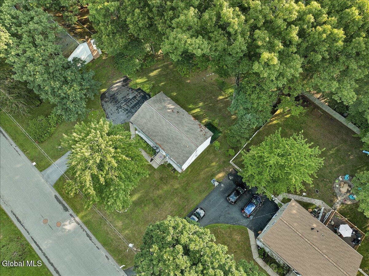 40 Oakwood Boulevard