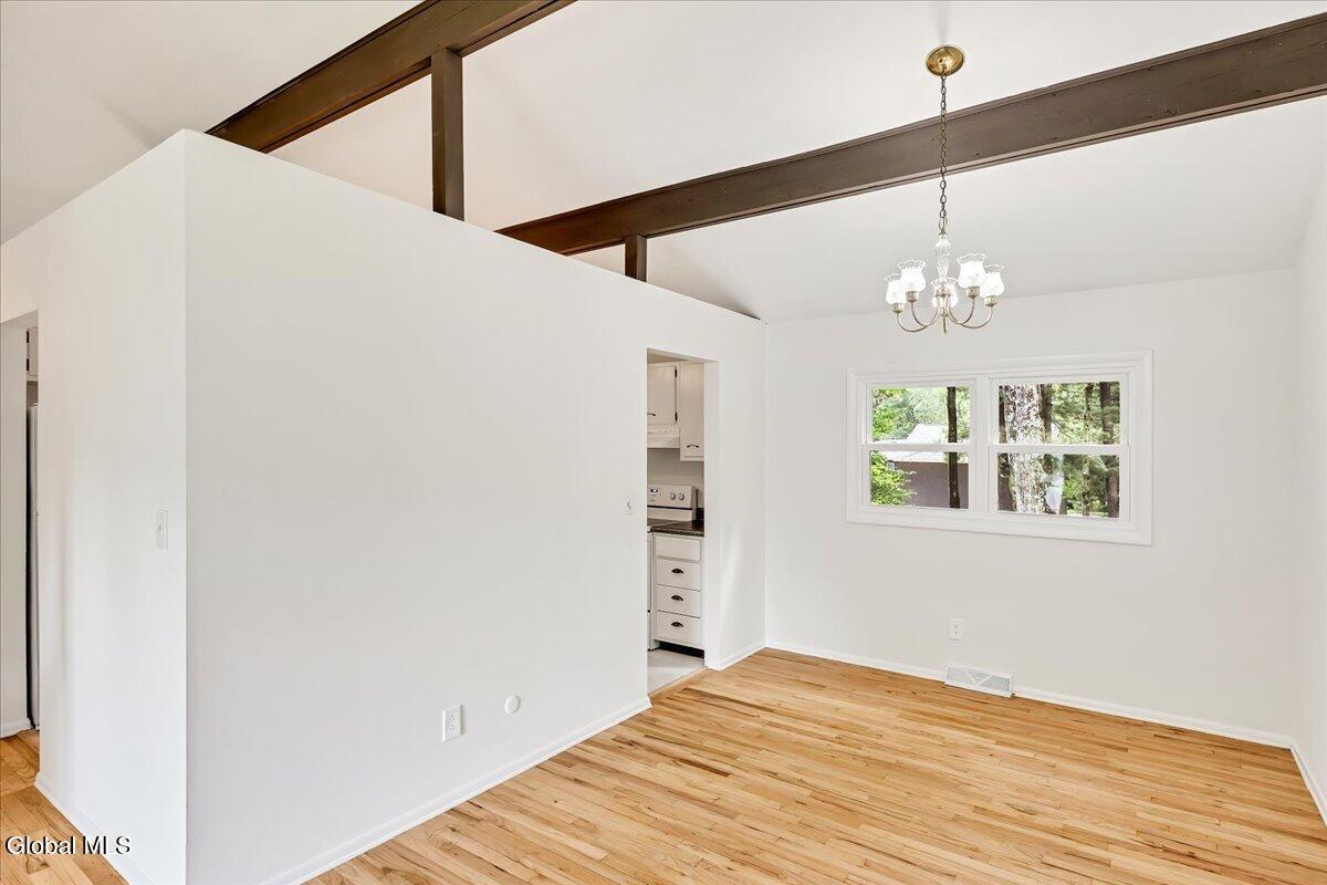 40 Oakwood Boulevard