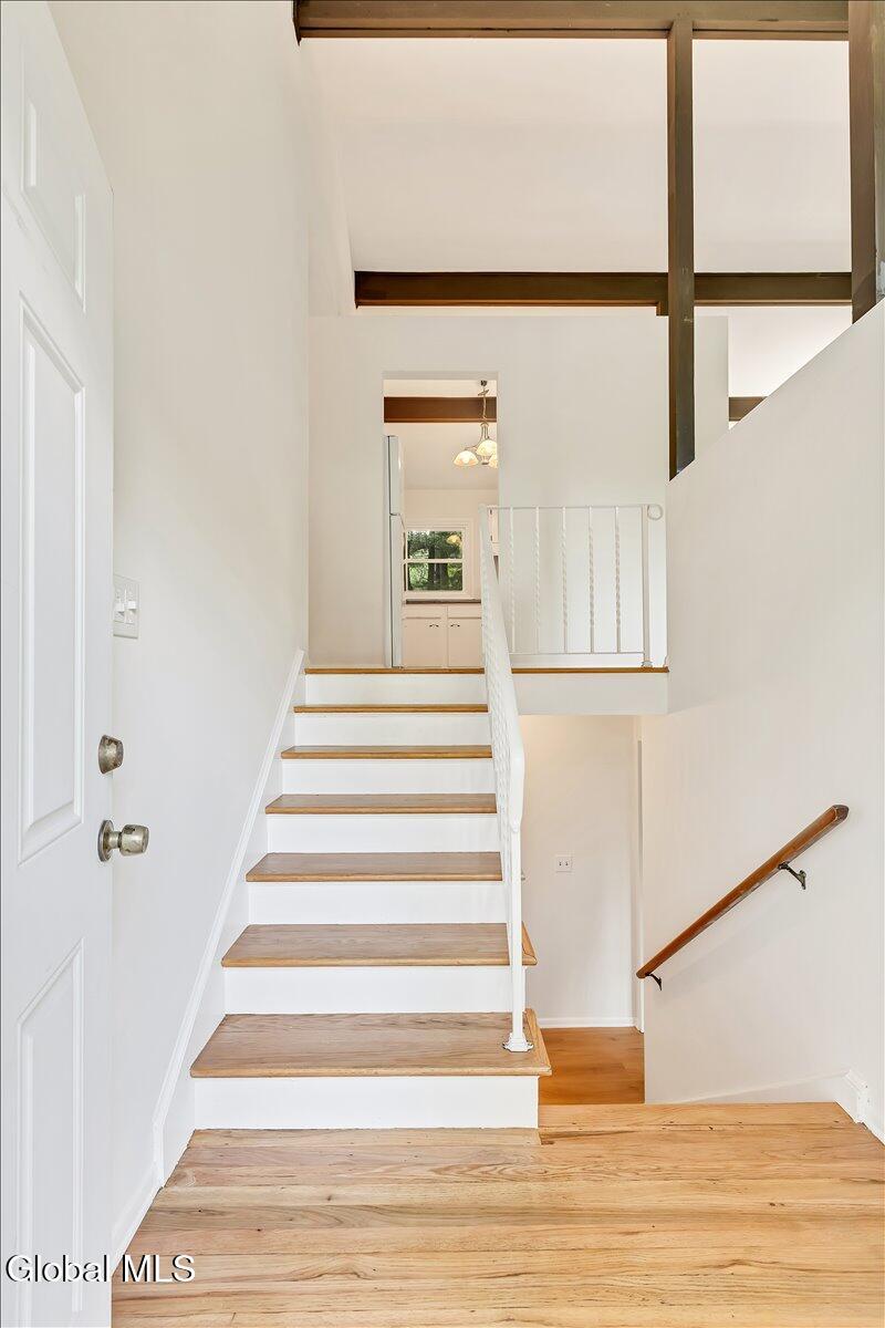 40 Oakwood Boulevard