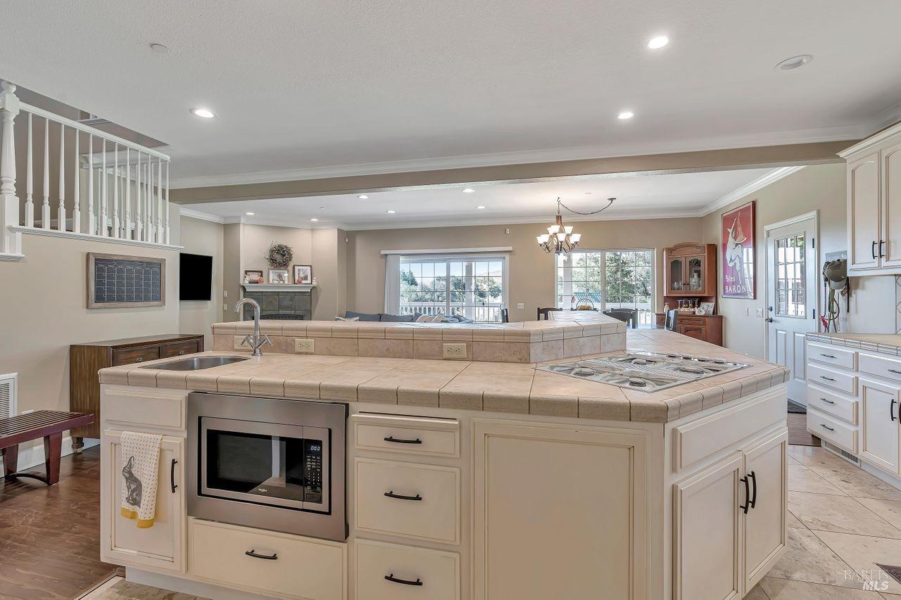 1373 Westgate Ln