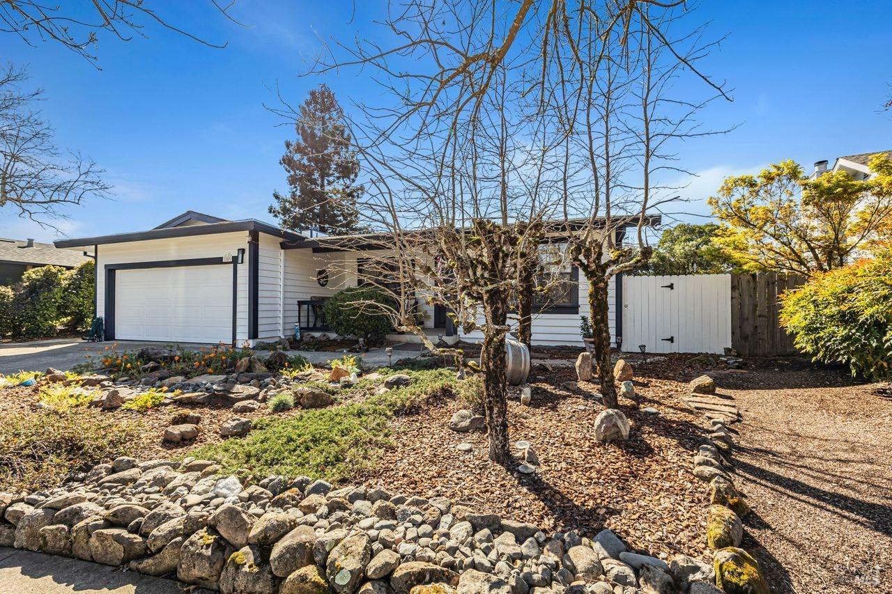 1059 Badger Ct