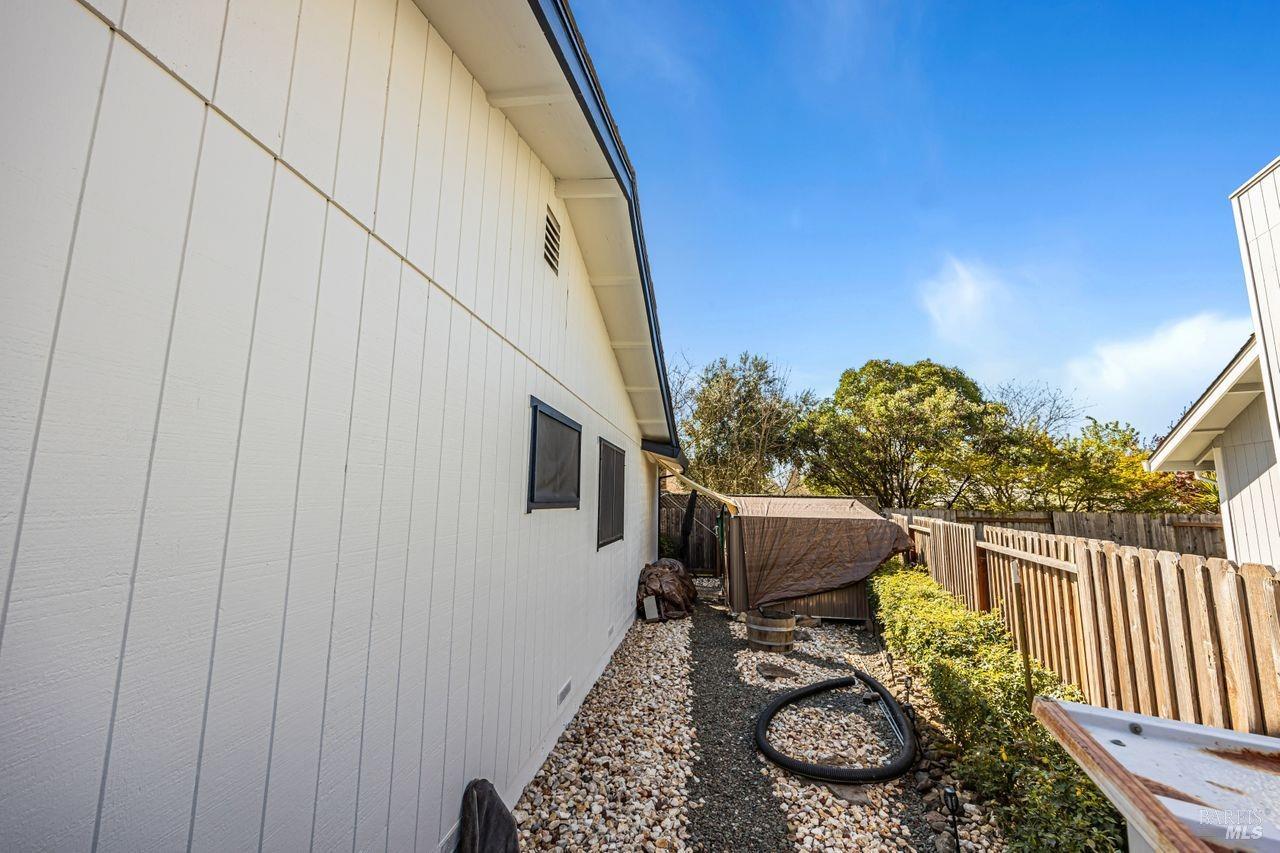 1059 Badger Ct