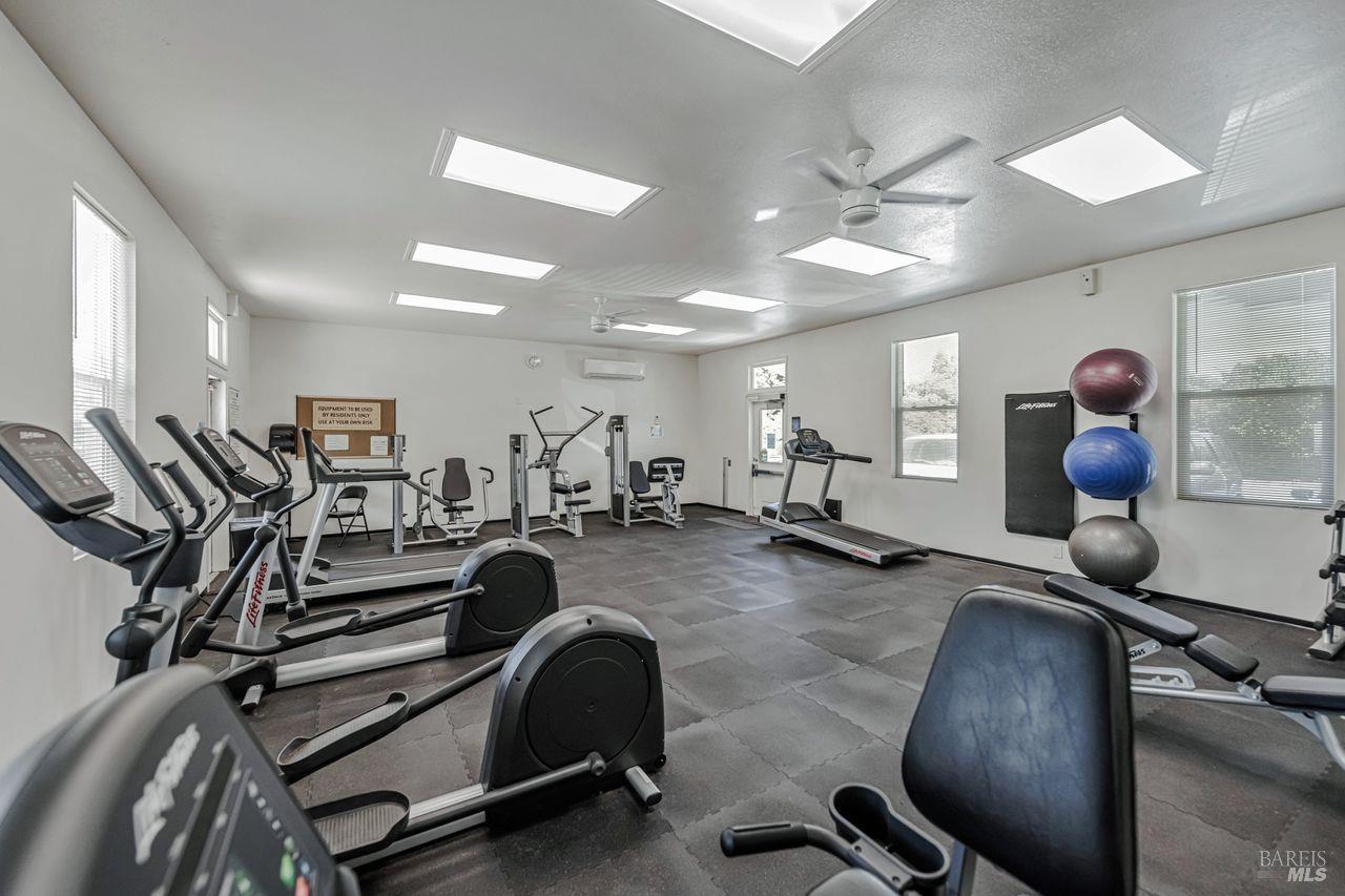 1955 Pinercrest Dr #227