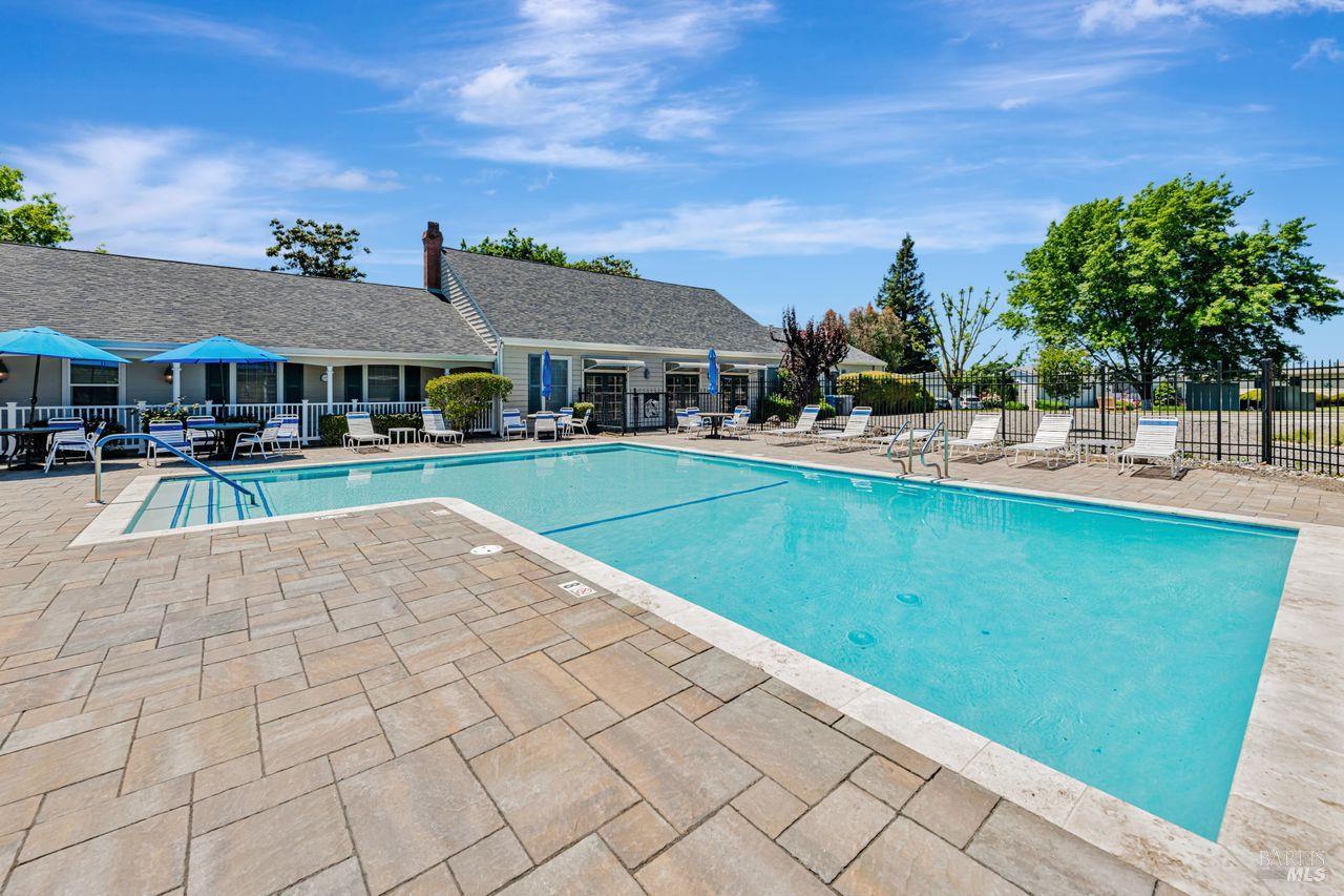 1955 Pinercrest Dr #227