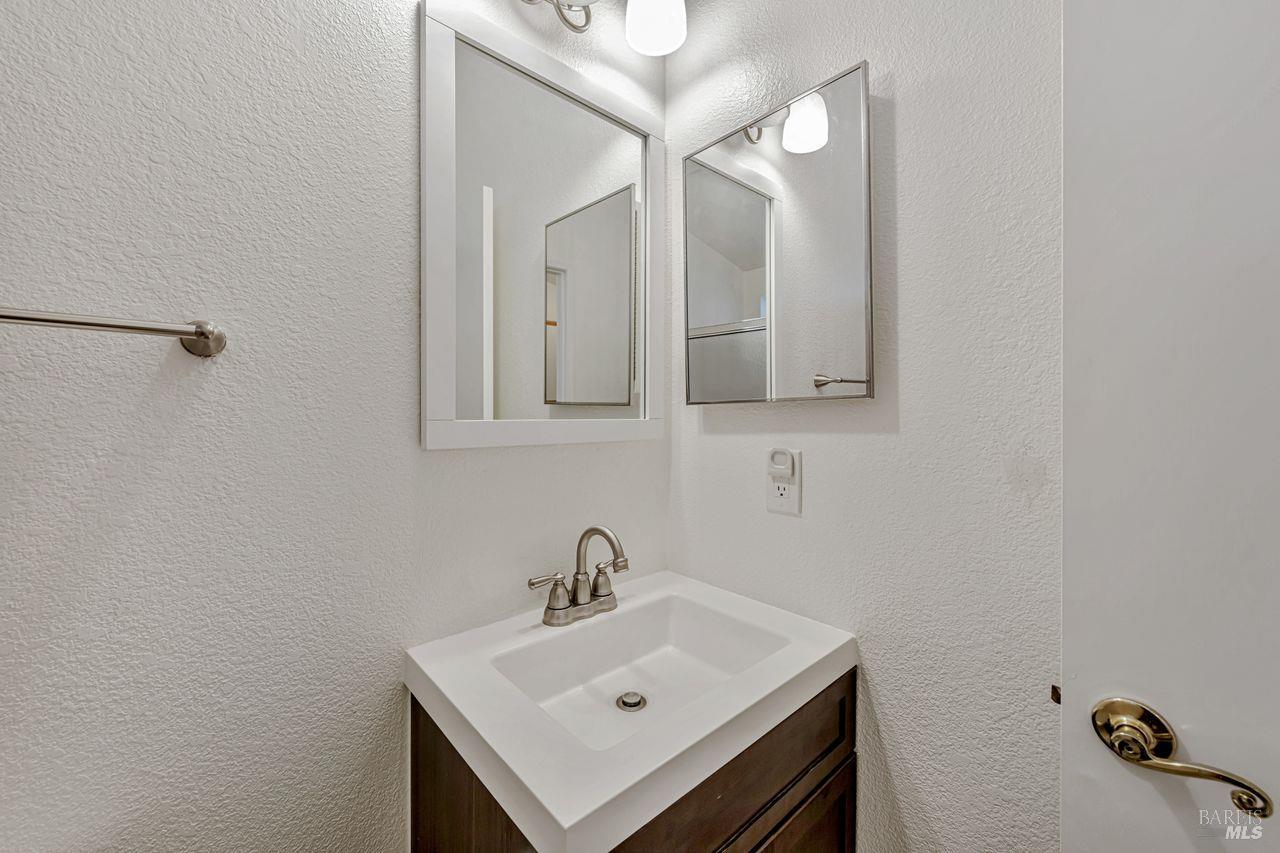 1955 Pinercrest Dr #227