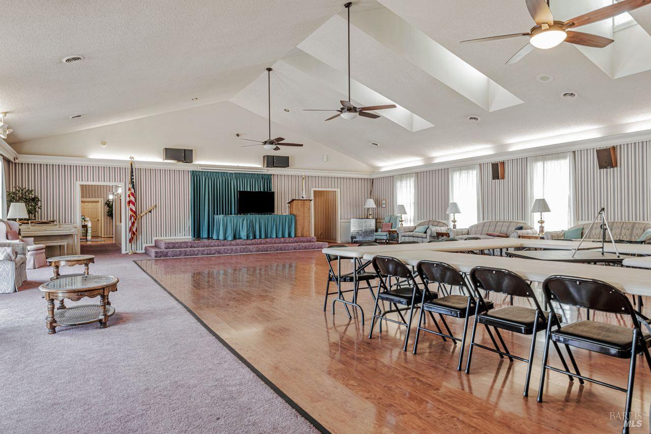 1955 Pinercrest Dr #227