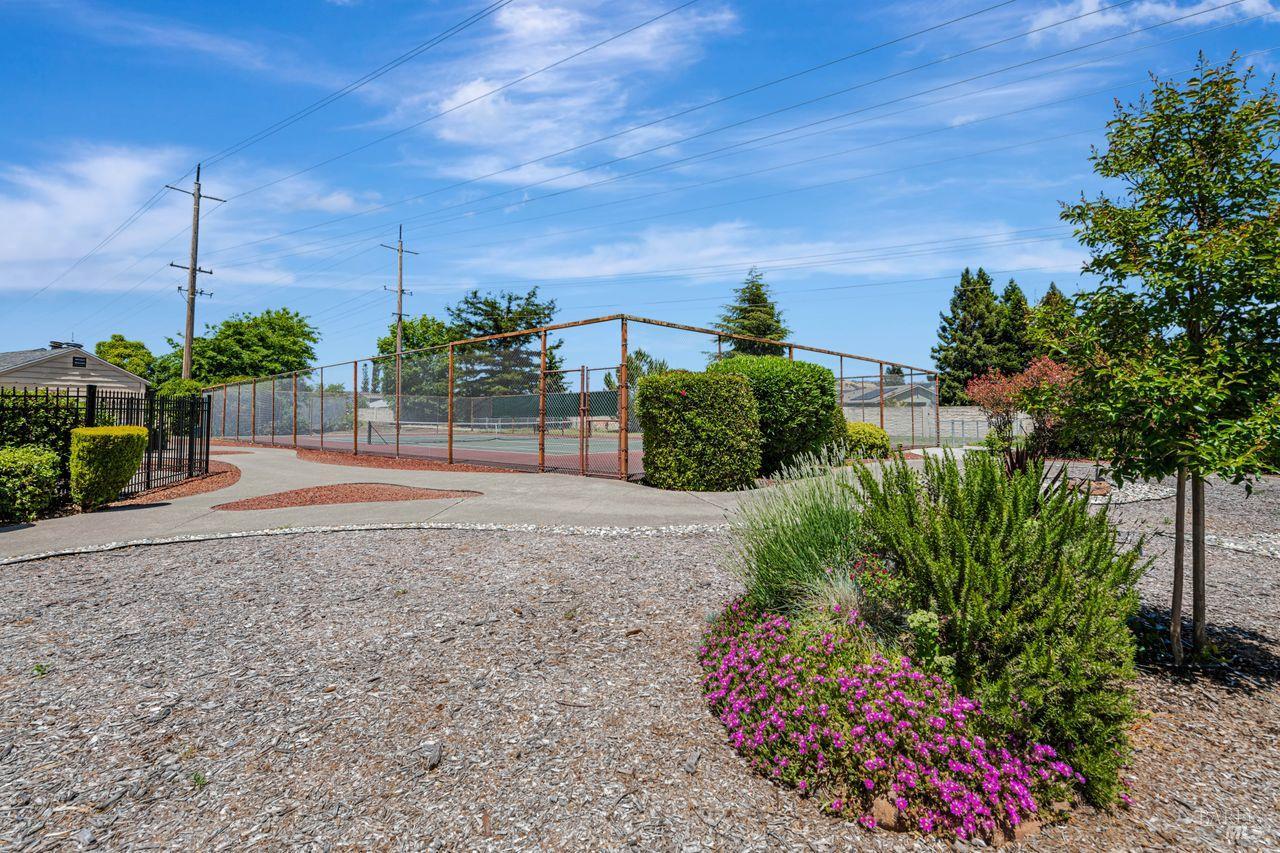 1955 Pinercrest Dr #227