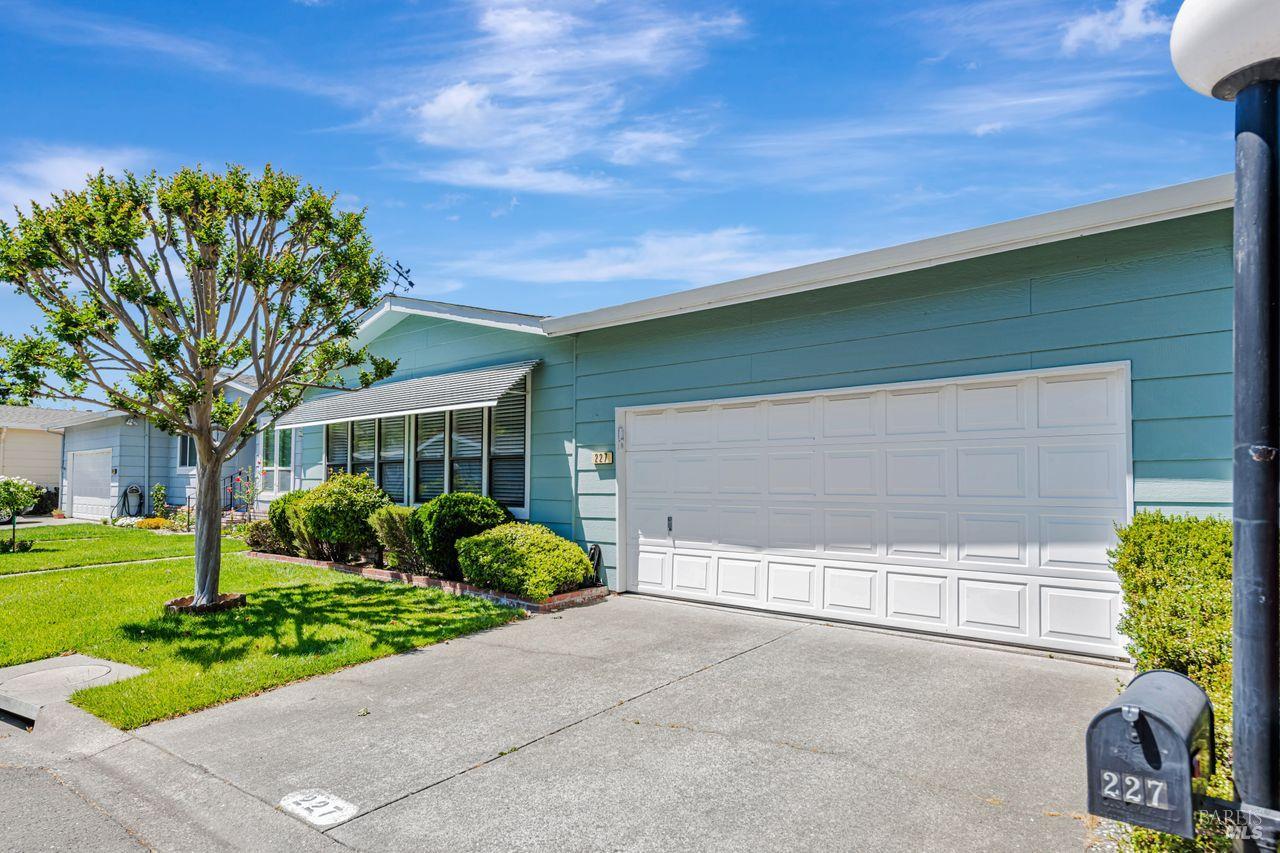 1955 Pinercrest Dr #227