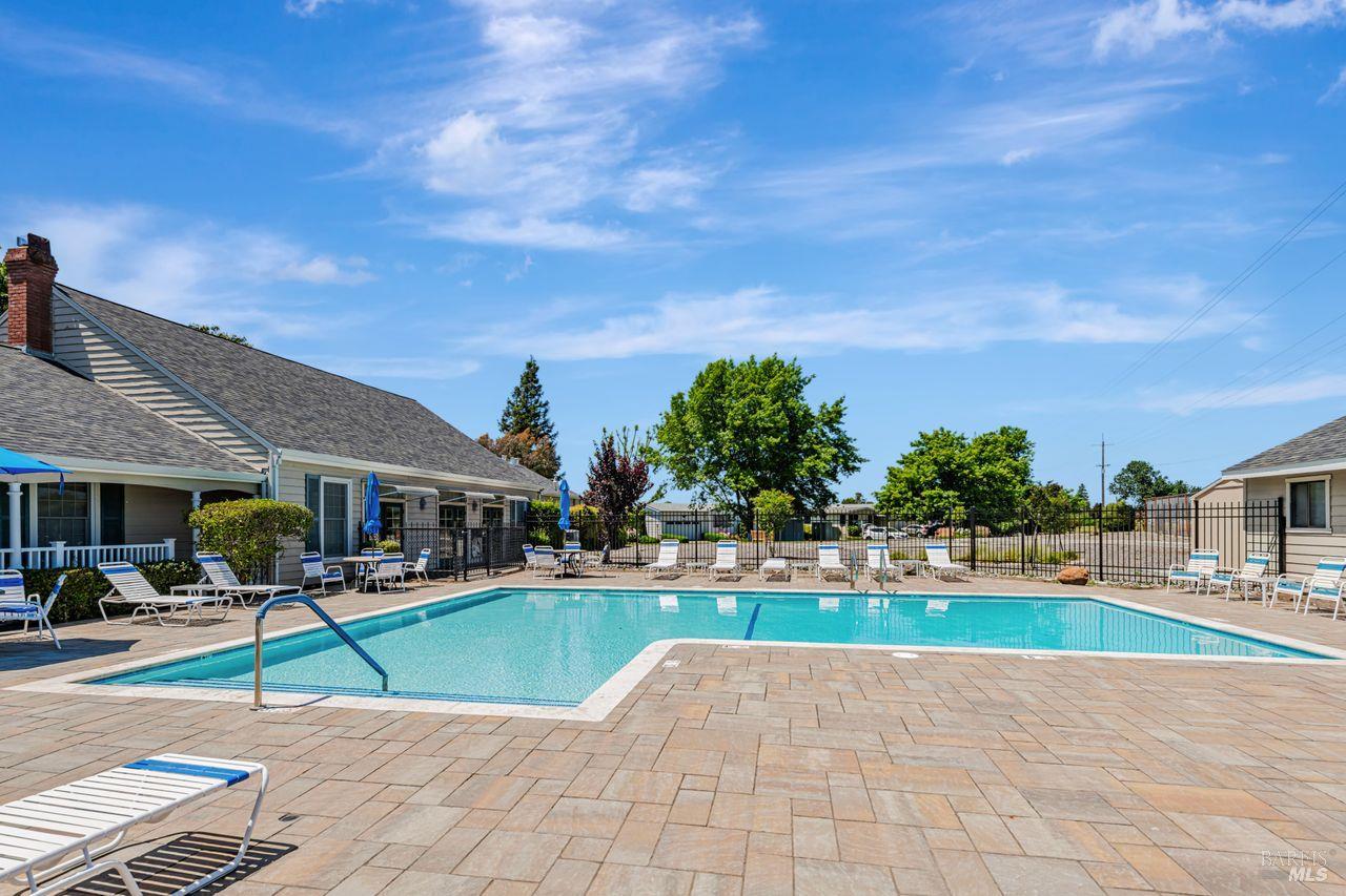 1955 Pinercrest Dr #227