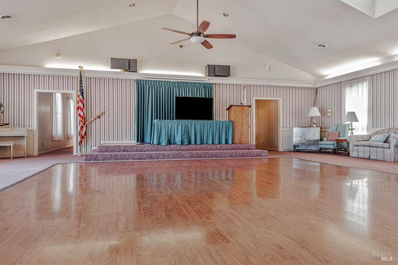 1955 Pinercrest Dr #227