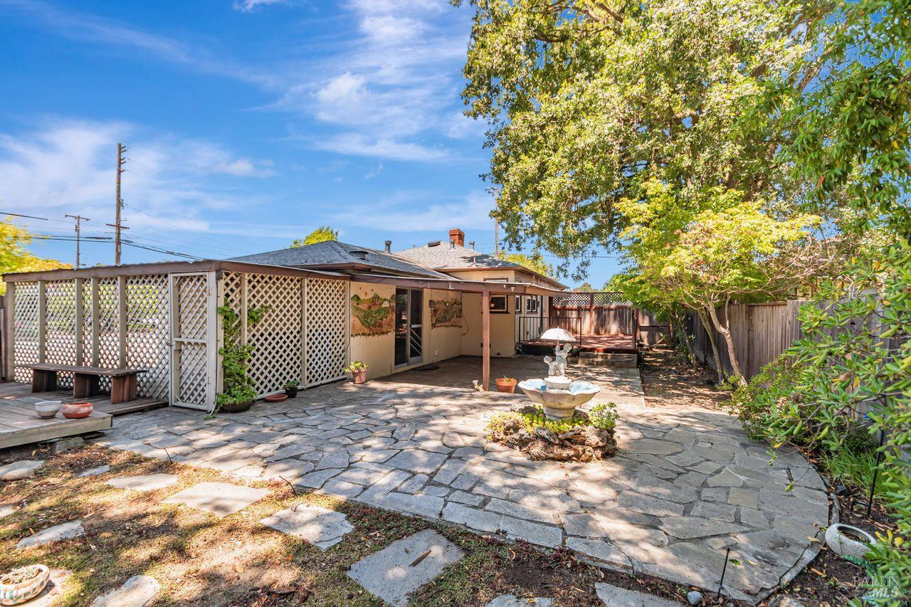 2268 Meyers Dr