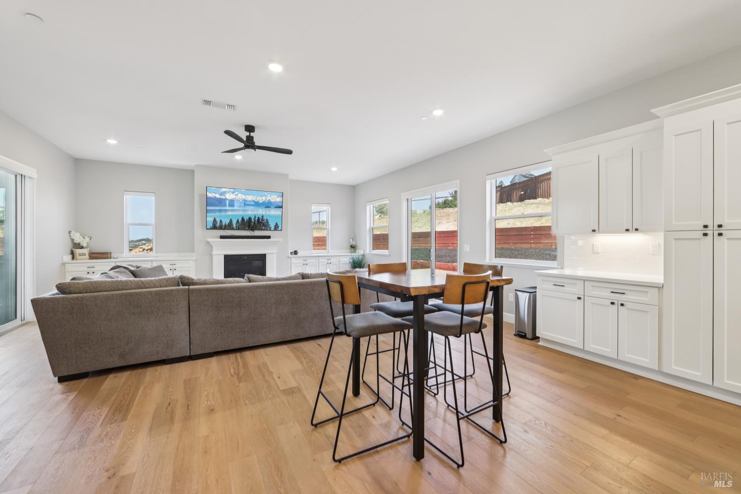 3675 Wyndemere Cir