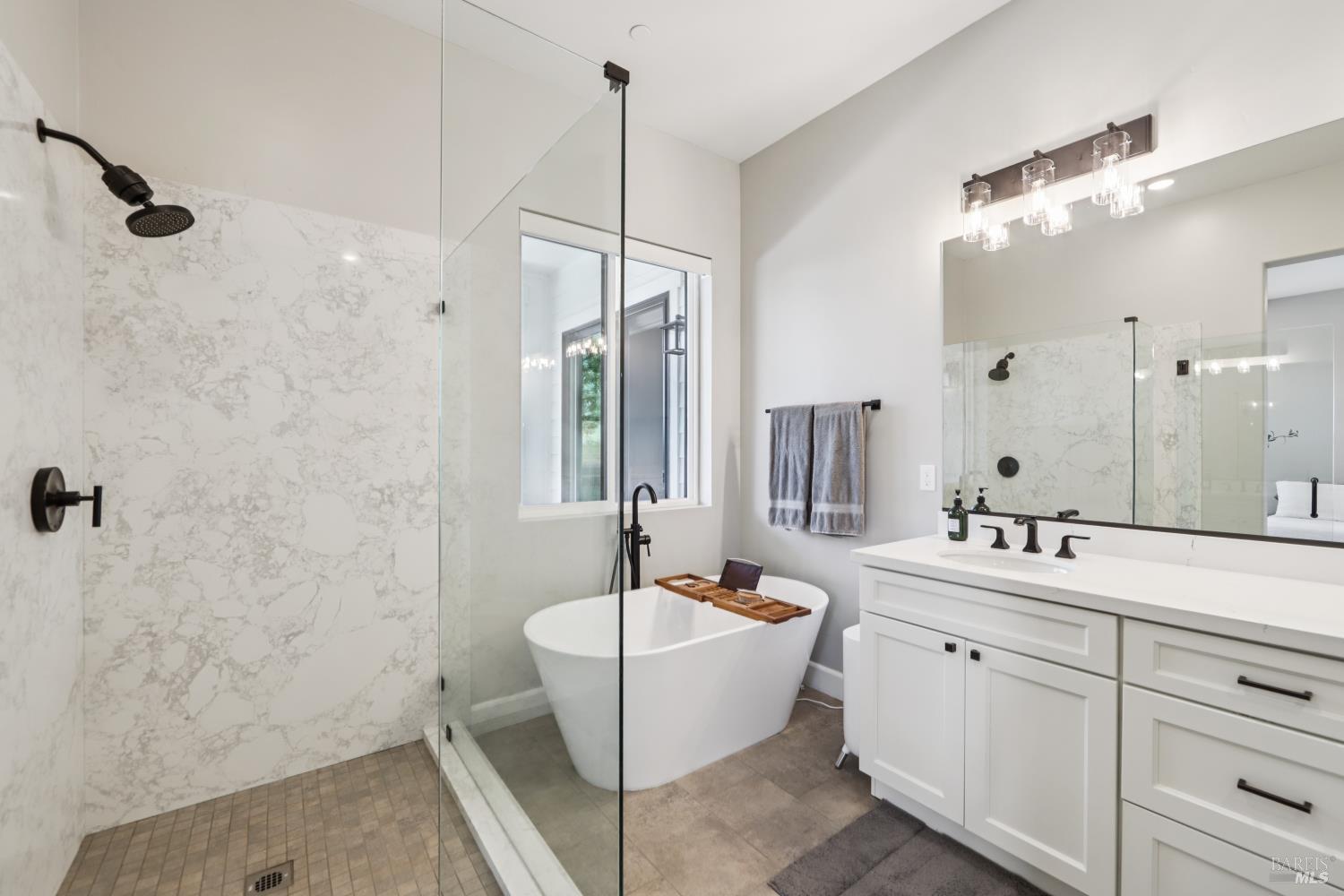 3675 Wyndemere Cir
