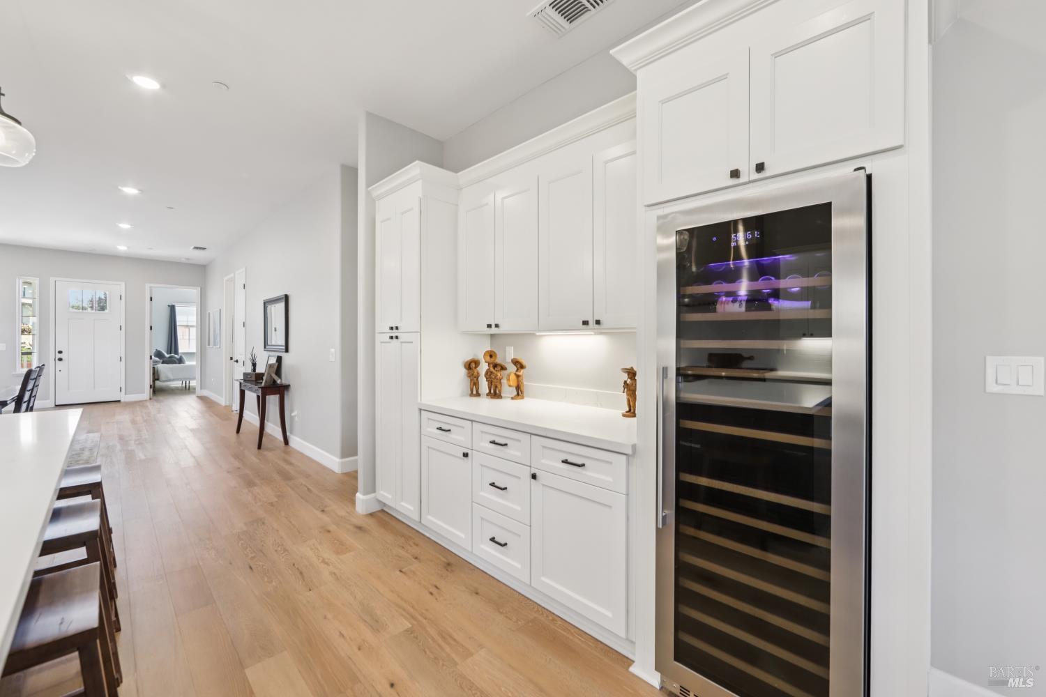 3675 Wyndemere Cir
