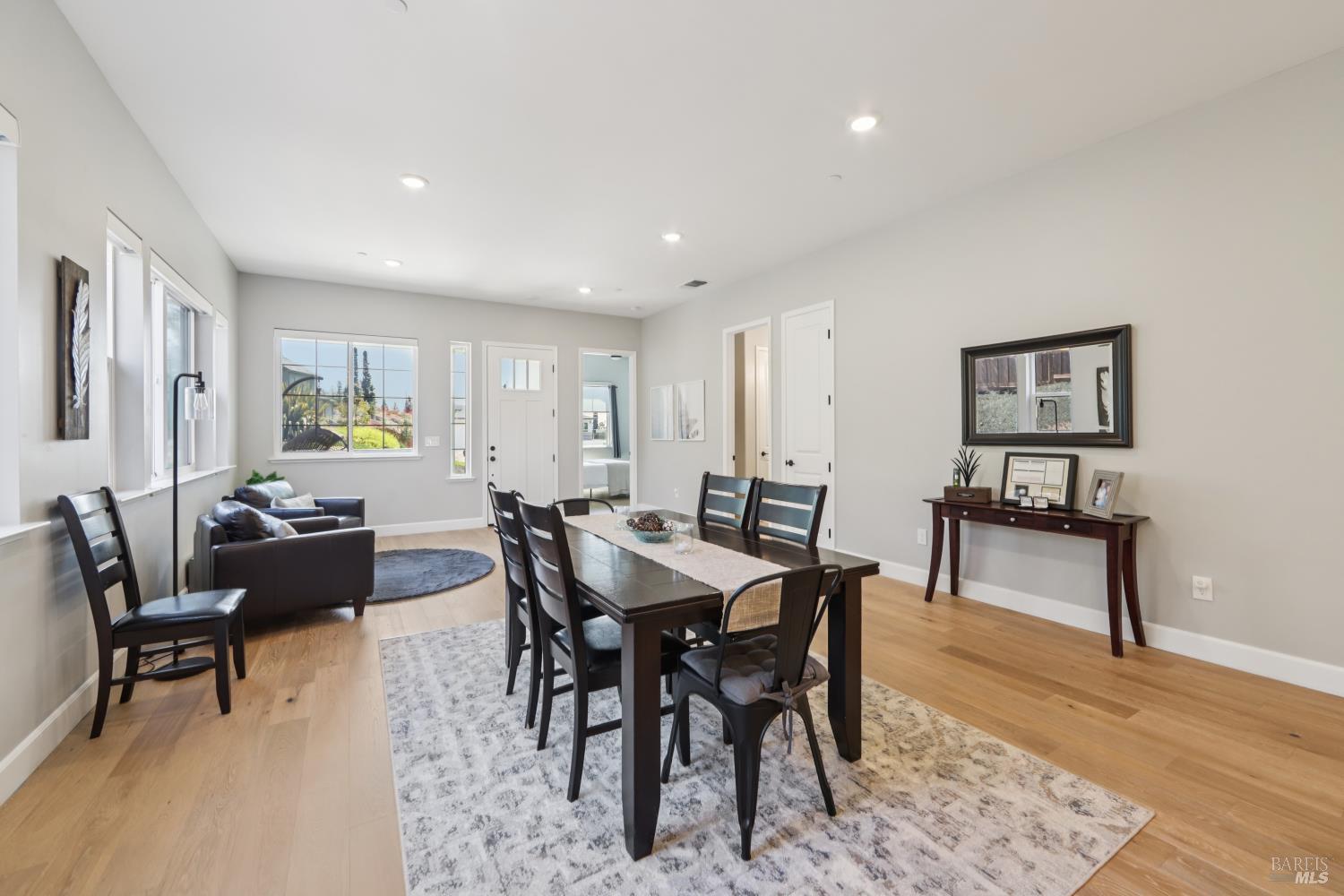 3675 Wyndemere Cir