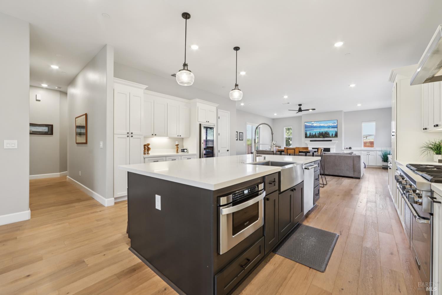 3675 Wyndemere Cir