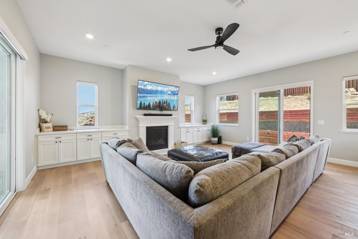 3675 Wyndemere Cir