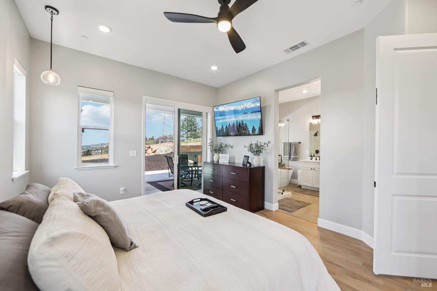 3675 Wyndemere Cir