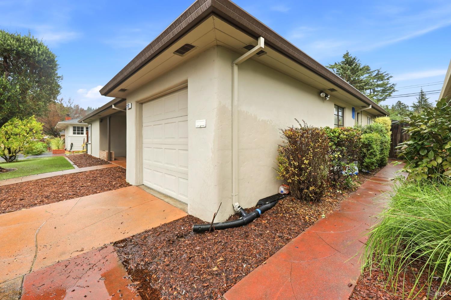 2132 Geary Drive