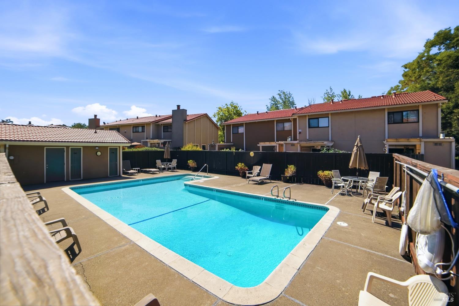 2521 Vallejo Street