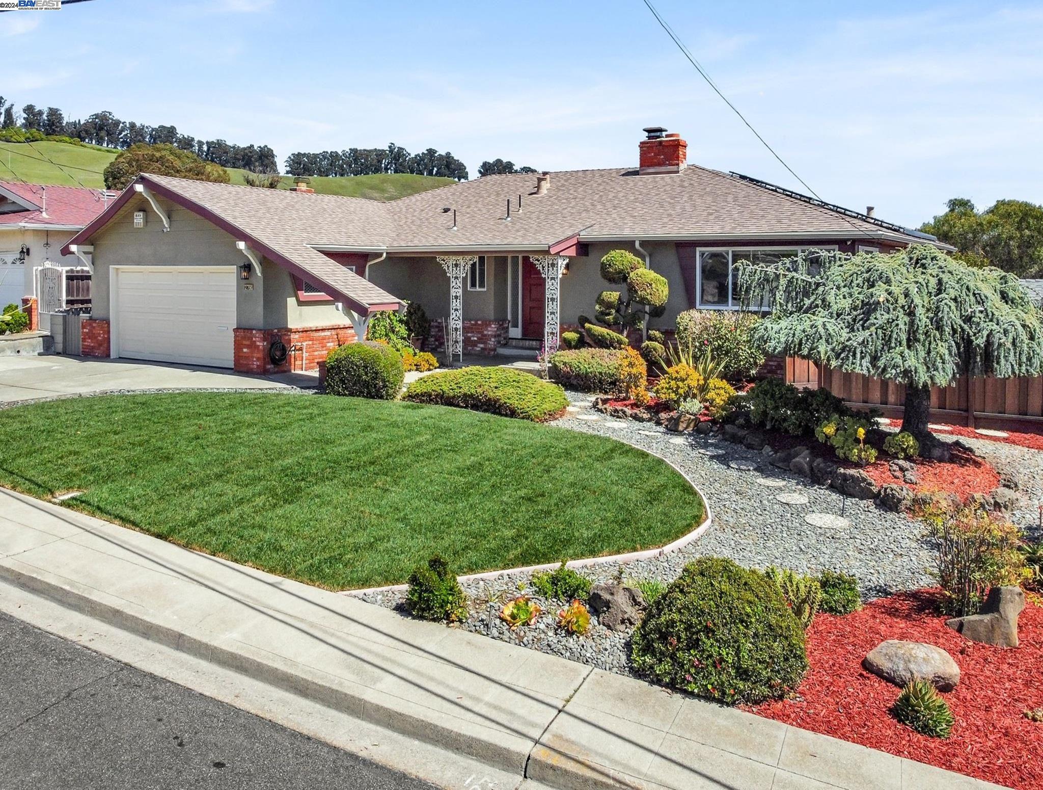 2790 Marineview Dr