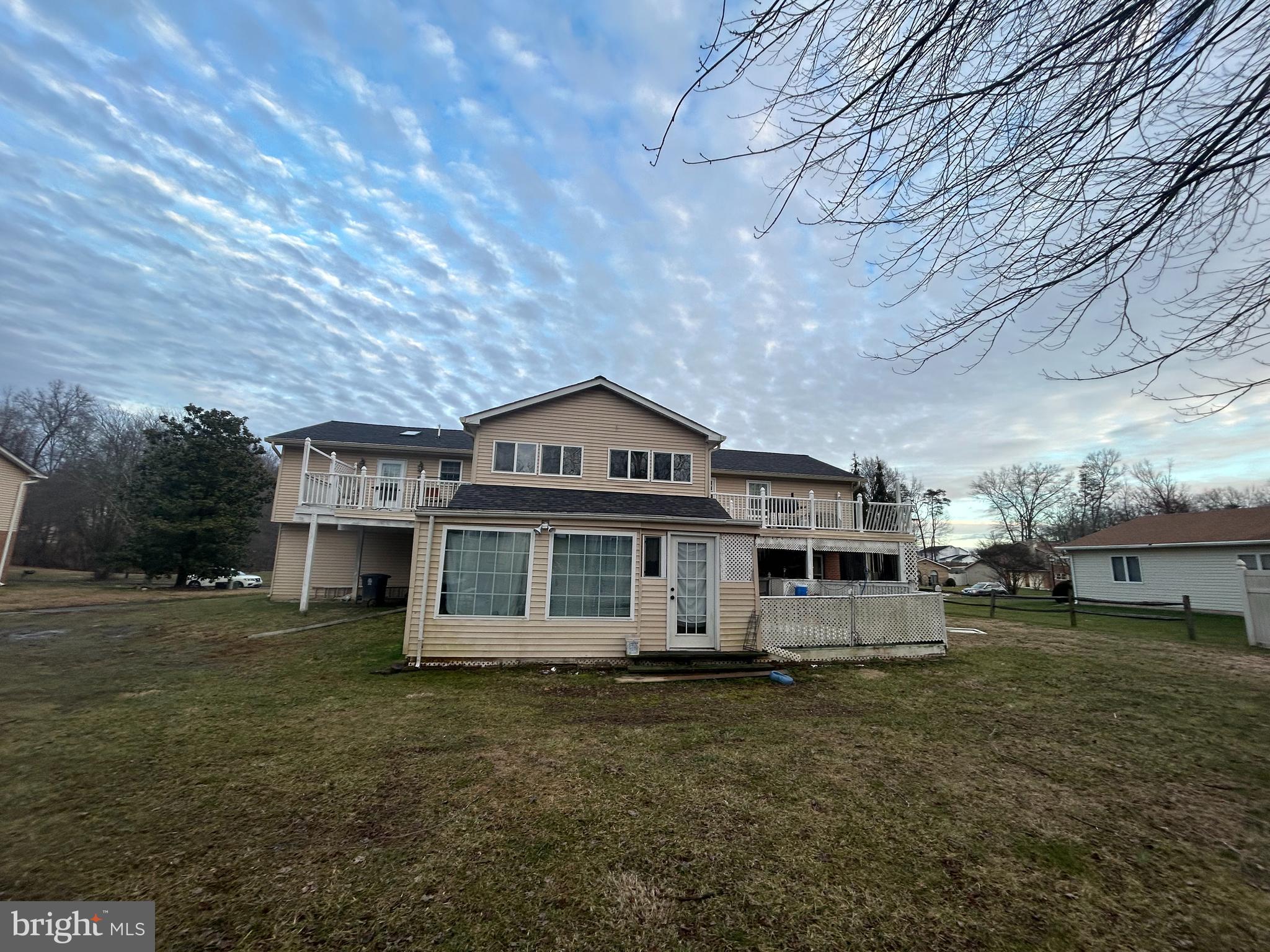 9203 Linhurst Dr