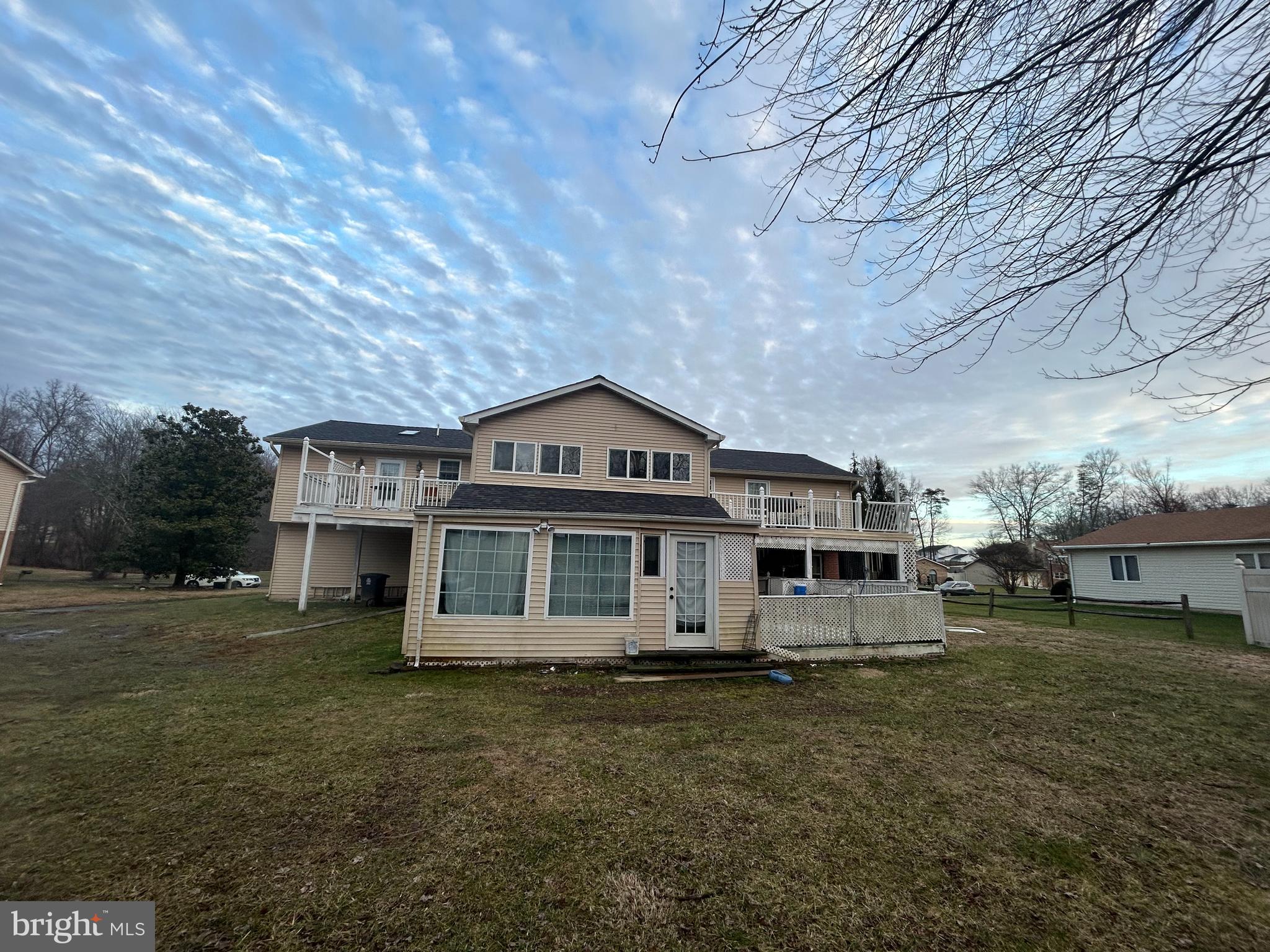 9203 Linhurst Dr