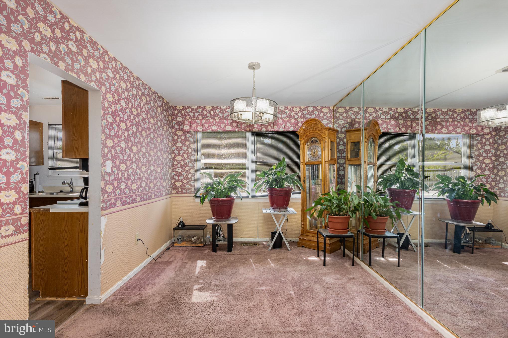 1302 Kings Valley Dr