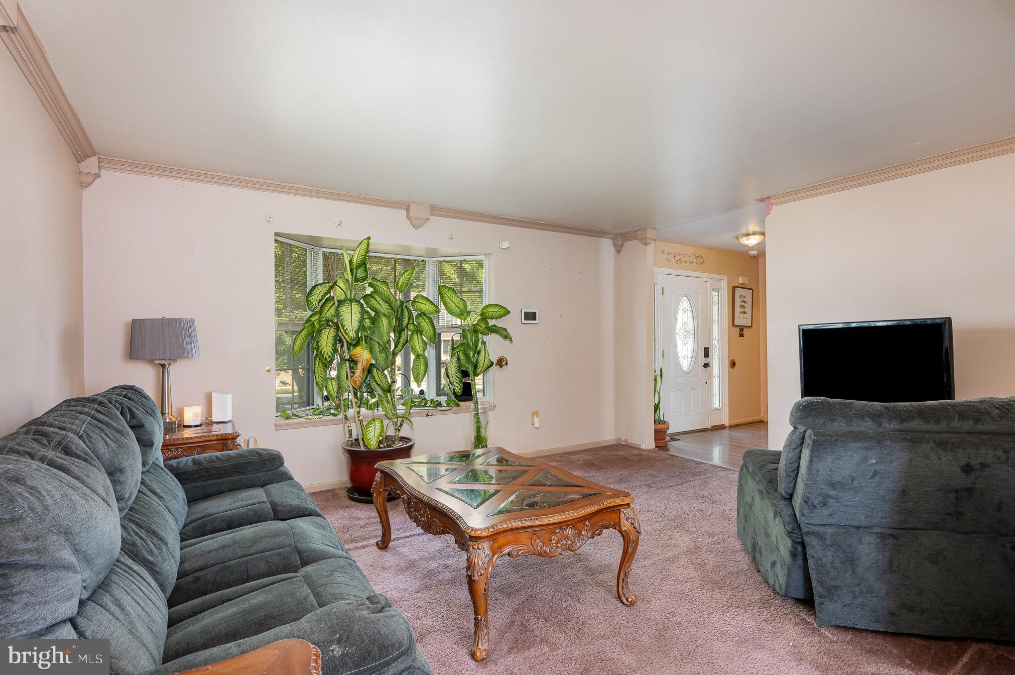 1302 Kings Valley Dr