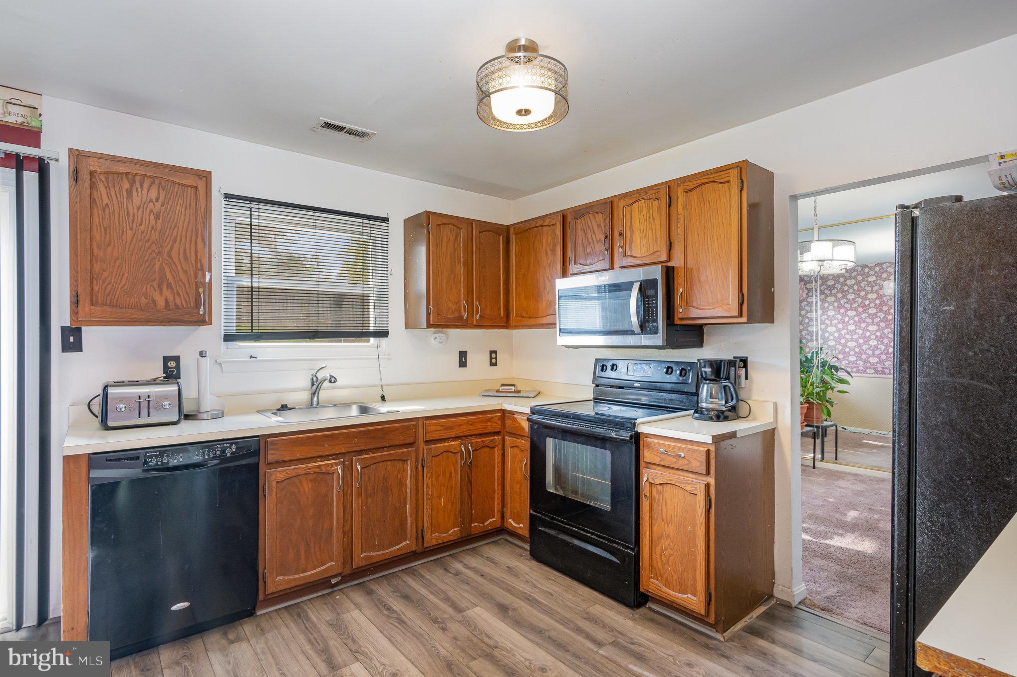 1302 Kings Valley Dr
