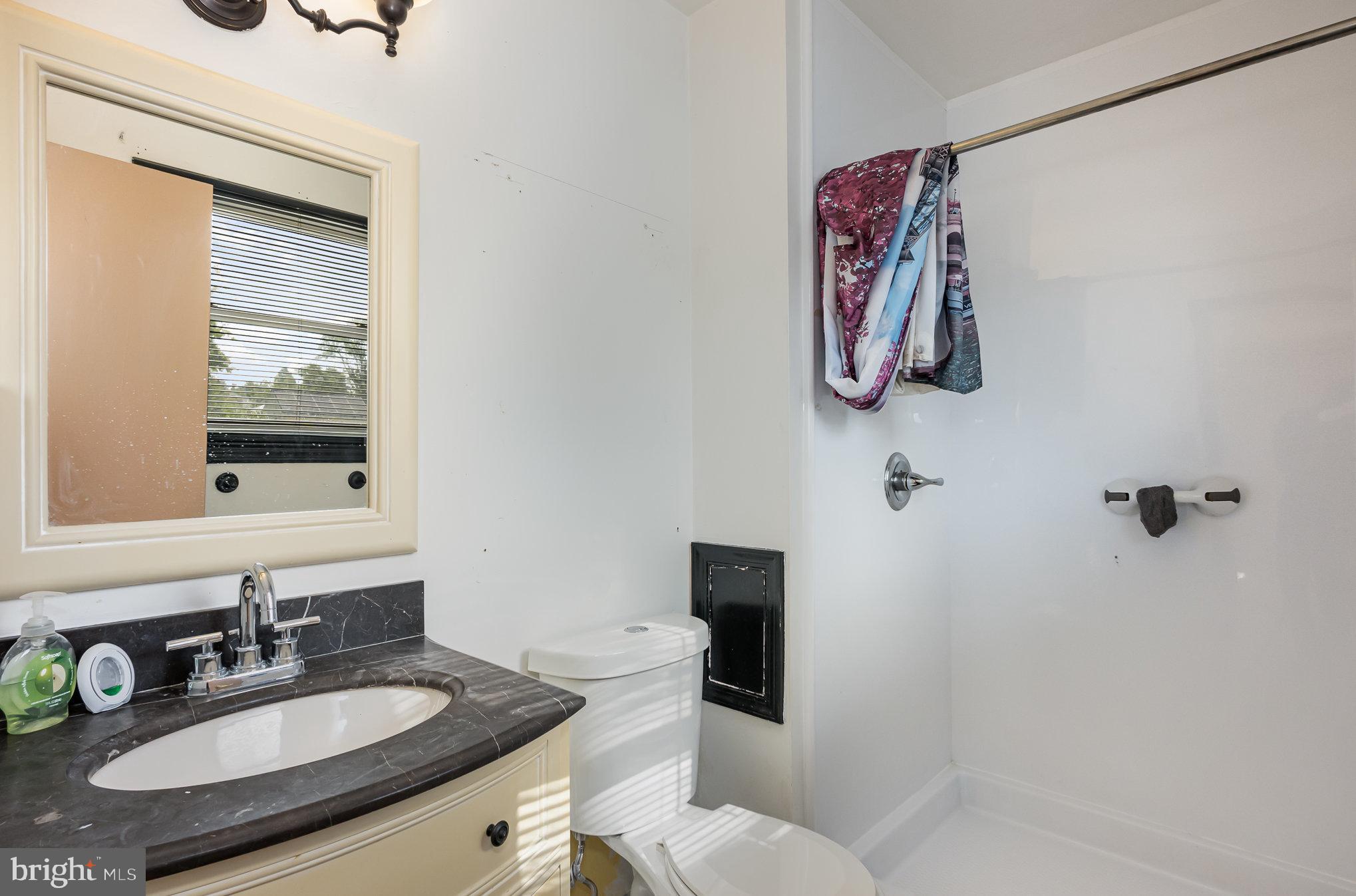 1302 Kings Valley Dr