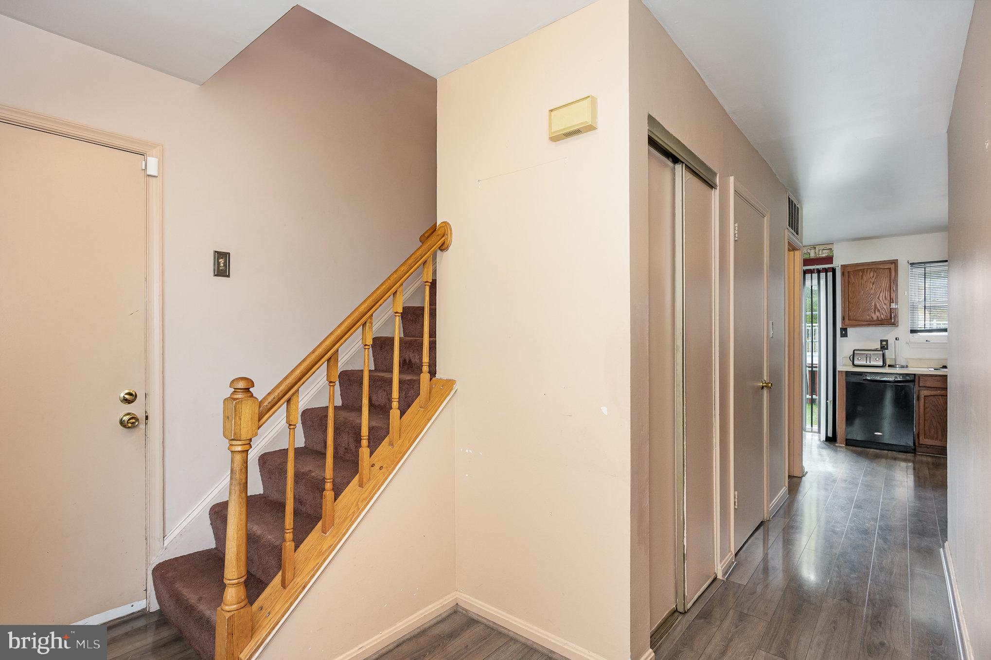 1302 Kings Valley Dr