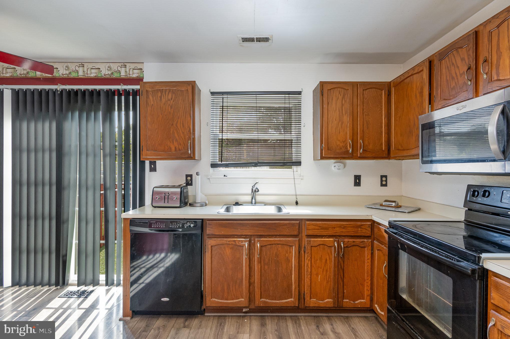 1302 Kings Valley Dr