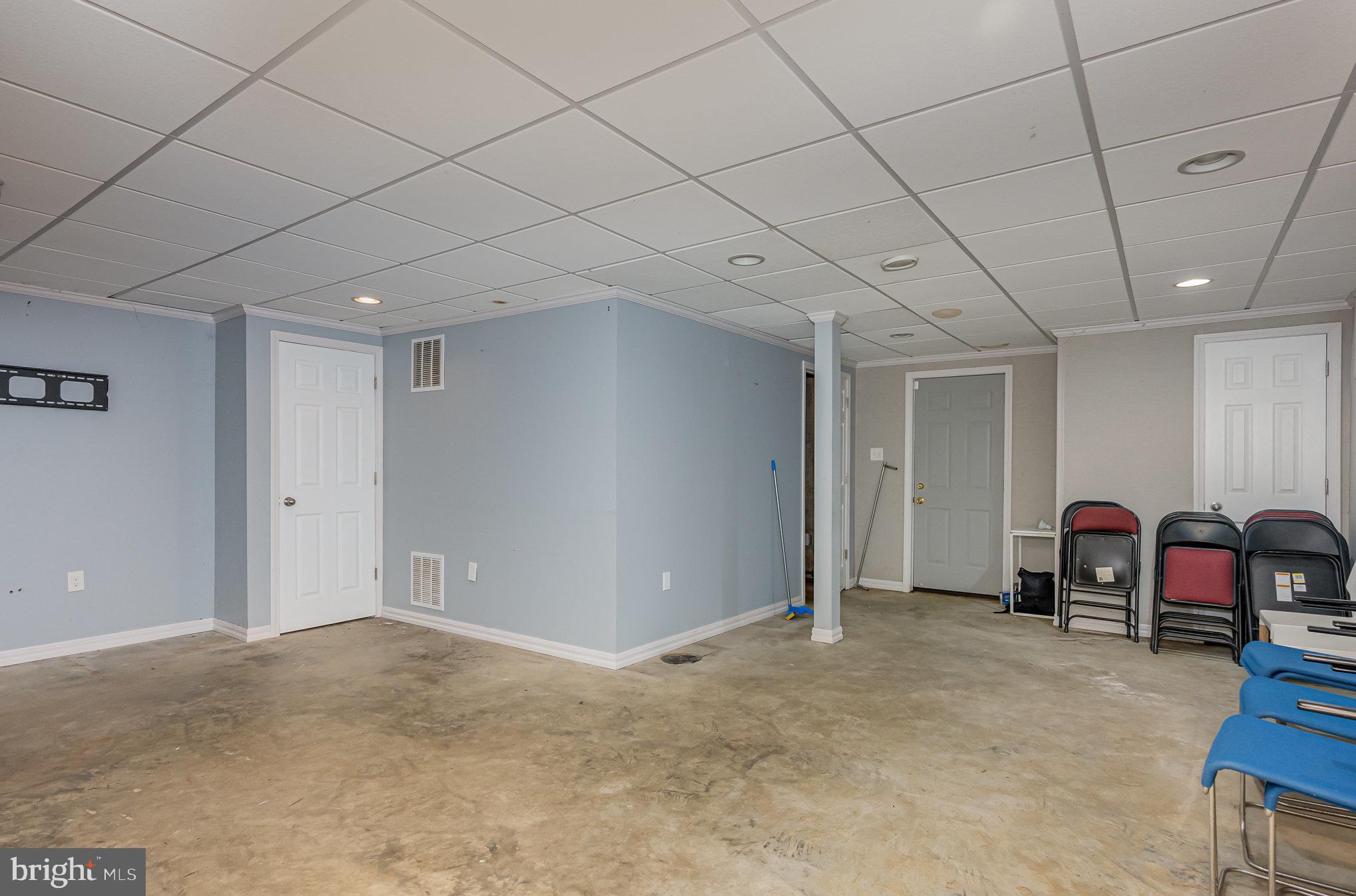 1302 Kings Valley Dr